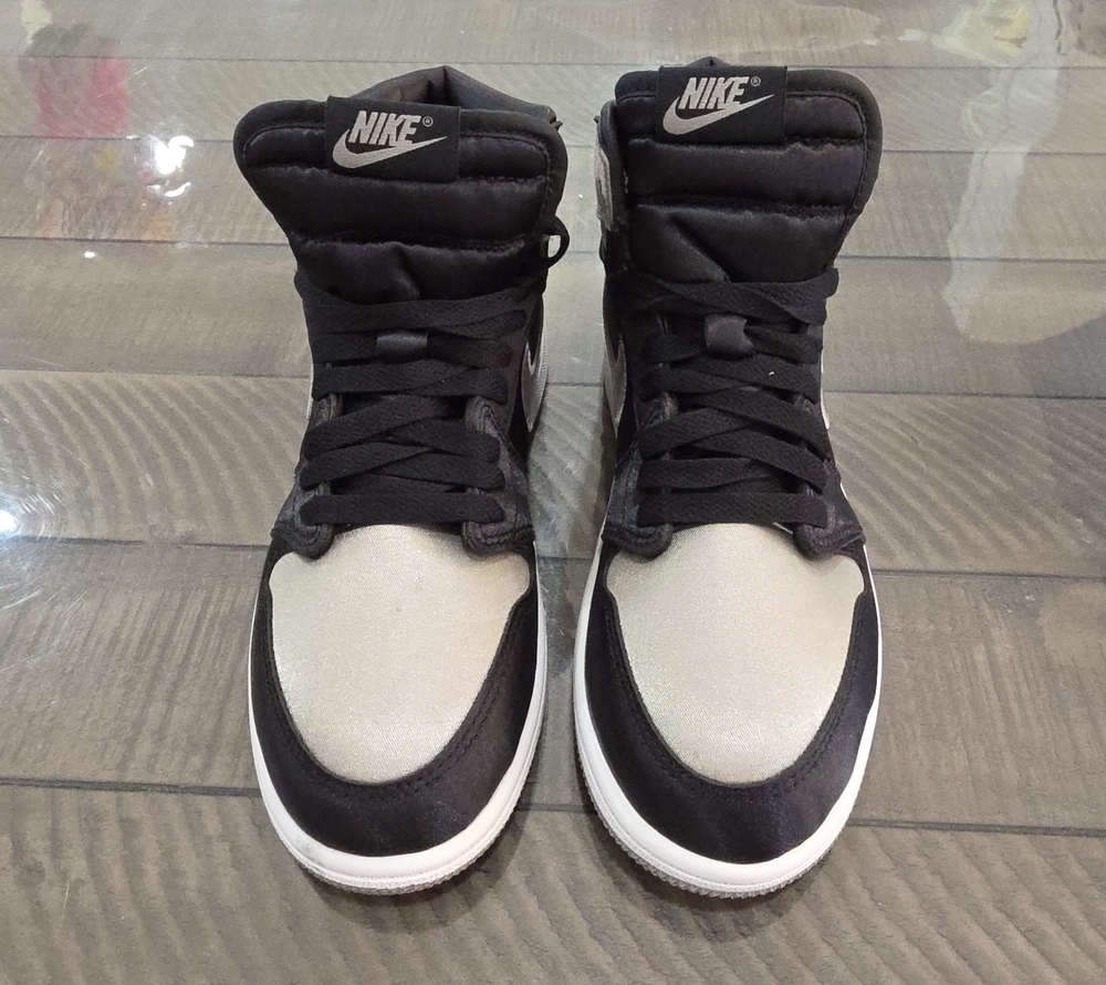 Air Jordan 1 Retro High OG Satin Shadow